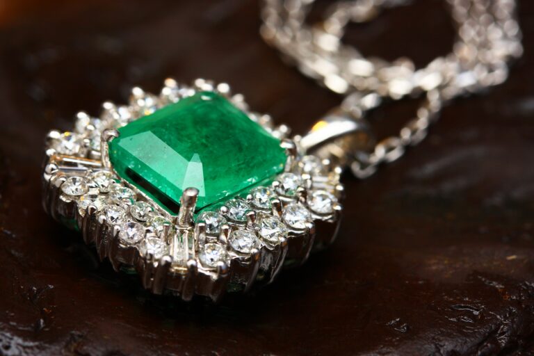 jewlery emerald